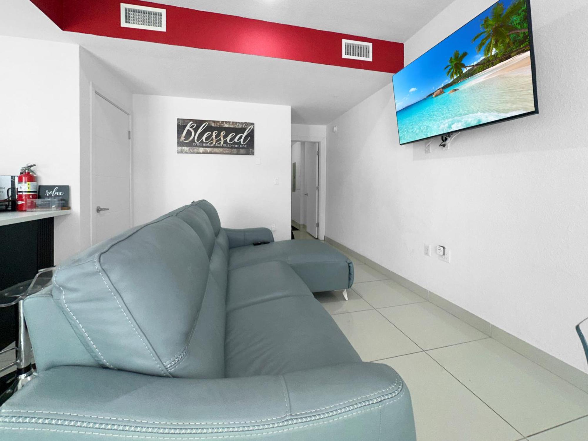 Vacay Spot Experience Luna Sky! 65" Tv Bar, Bbq, Shower Massage Jets, Music, Go To Fl Keys Homestead Exterior photo