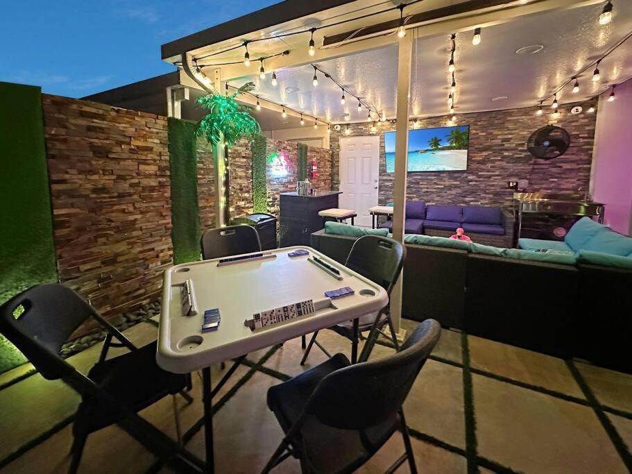 Vacay Spot Experience Luna Sky! 65" Tv Bar, Bbq, Shower Massage Jets, Music, Go To Fl Keys Homestead Exterior photo